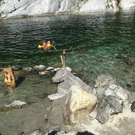 Hotel Al Ponte Antico Intragna Eksteriør bilde